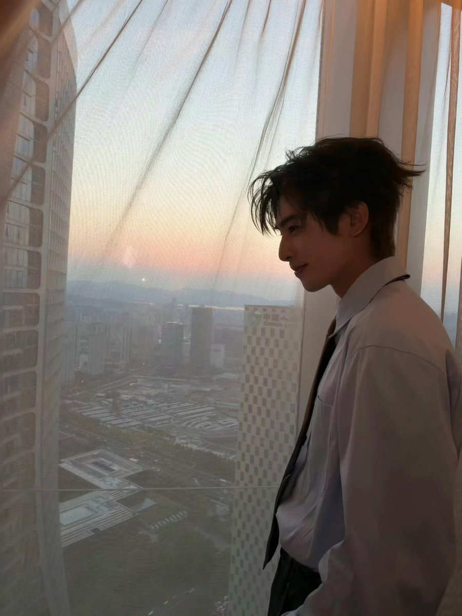 wedilong's tweet photo. Soft shadows and twilight air. https://t.co/NUQn5fYw4P
