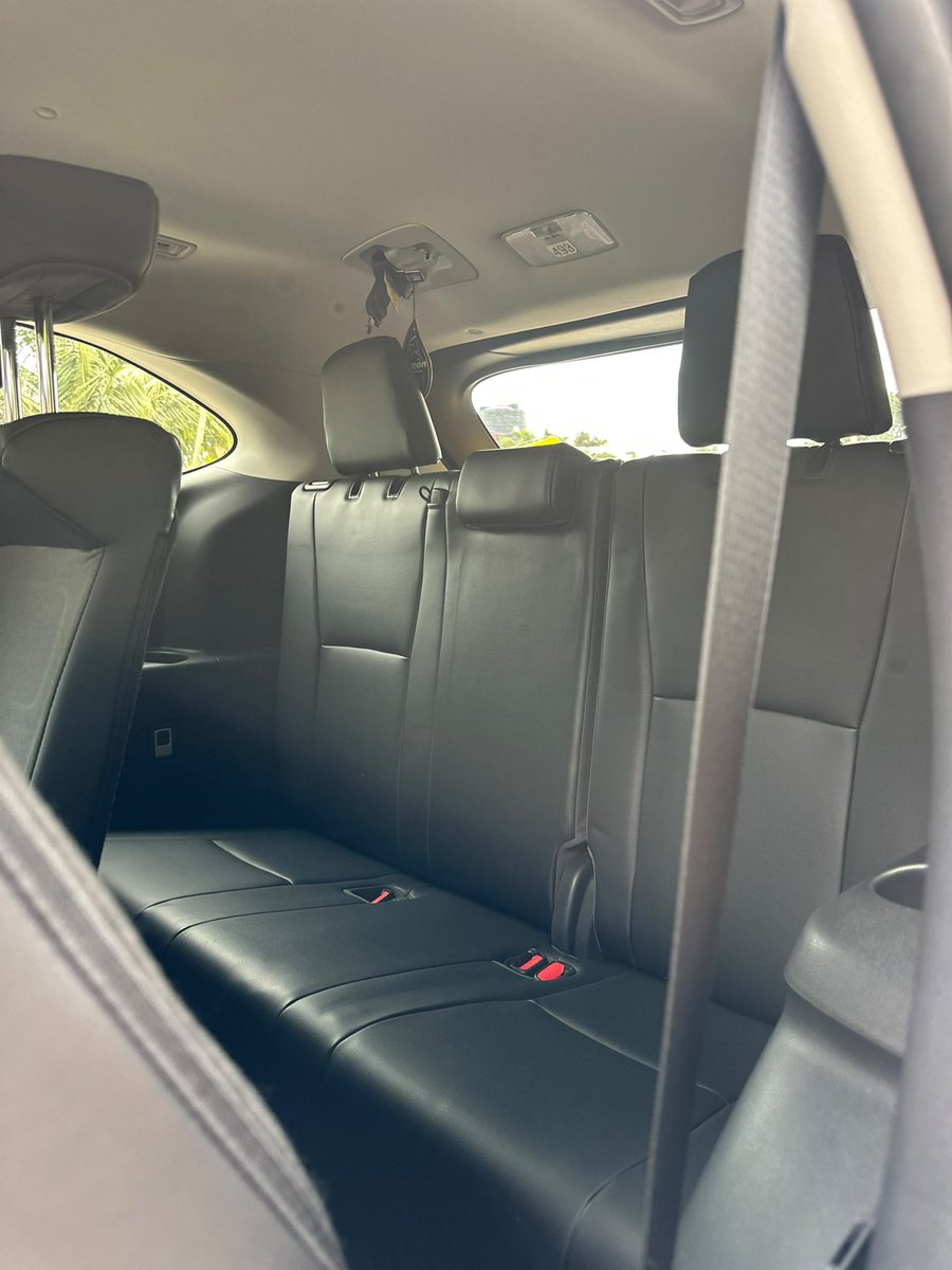 KobbyKayAutos's tweet photo. 2023 Toyota Highlander XLE AWD
2.4L Turbocharged engine 
9k miles 

Leather seats 
Sunroof 
Touchscreen infotainment display 
7 seater( 3row seats)

¢580,000

Call/WhatsApp 0504597750 https://t.co/atd9hUuKZb