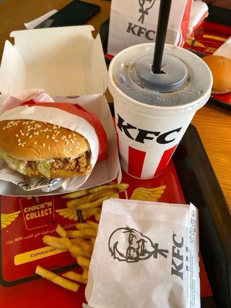 joyceprs23's tweet photo. anong mas bet niyo KFC, Mang inasal o Mcdo?? https://t.co/iXjIdJGYji