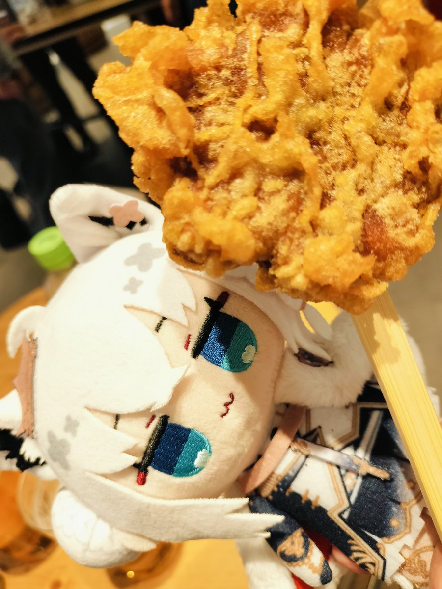 LeLeLe_sknb's tweet photo. 揚げもみじ…想像の倍美味いんだけど！？
なんだこれ！？
ただのカロリー爆弾じゃないぞこれ

ガチで美味いカロリー爆弾
これは飛ぶわ
ビールと一緒にキメろって言ってくれた広島民ありがとう
信じて正解でした🙏✨️
#すこん部 https://t.co/0X2Bukiqf7