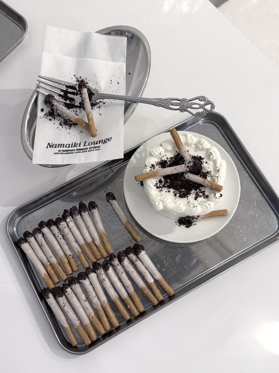 kurarasystem's tweet photo. 10月15日から発売のタバコのケーキ
私のやってる中目黒「NAMAIKI Lounge 」にて https://t.co/4vM6bRe8cZ