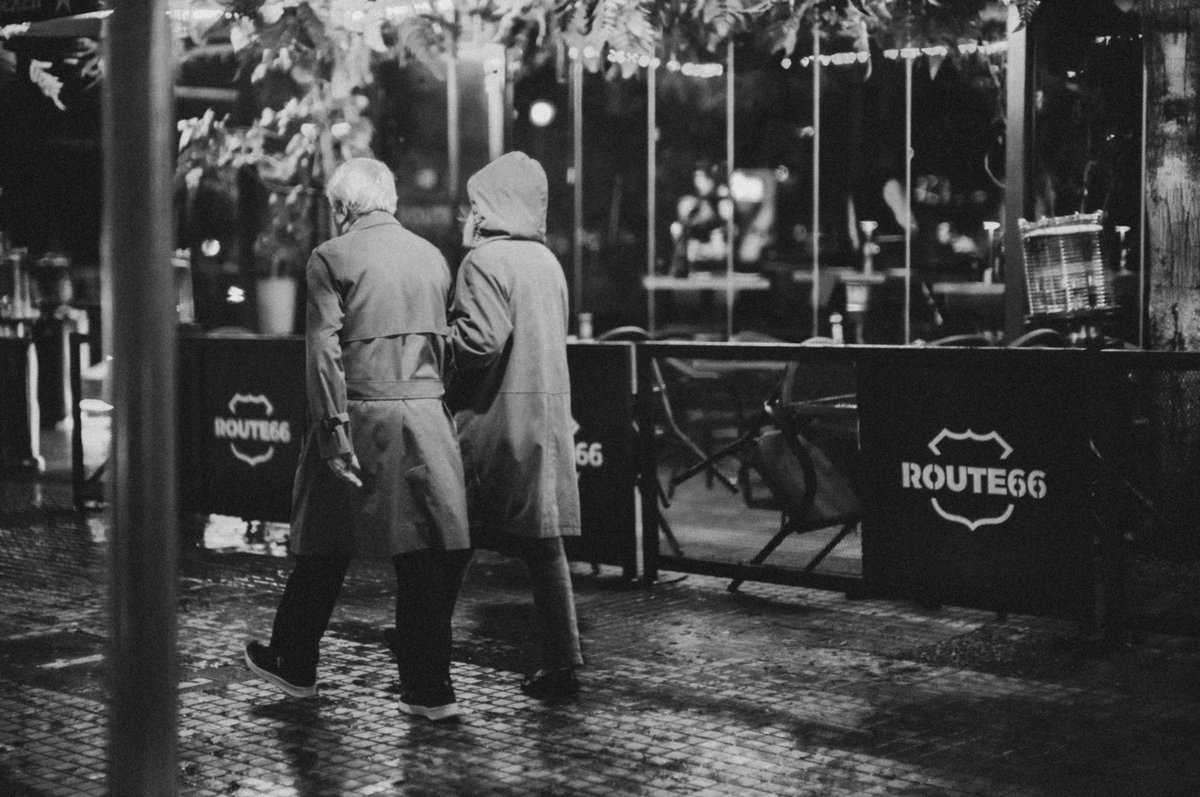 9123kv's tweet photo. The photo Jungkook posted with an elderly couple was taken in front of Bar Route 66, right next to Confitería Torres.

📍Isidora Goyenechea 2960, 7550059 Las Condes, Región Metropolitana, Chile https://t.co/CN7G53ffbj