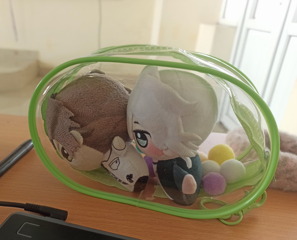 ForTheMutant's tweet photo. they change positions everytime I take them out of my backpack https://t.co/uvE1o7PbGg