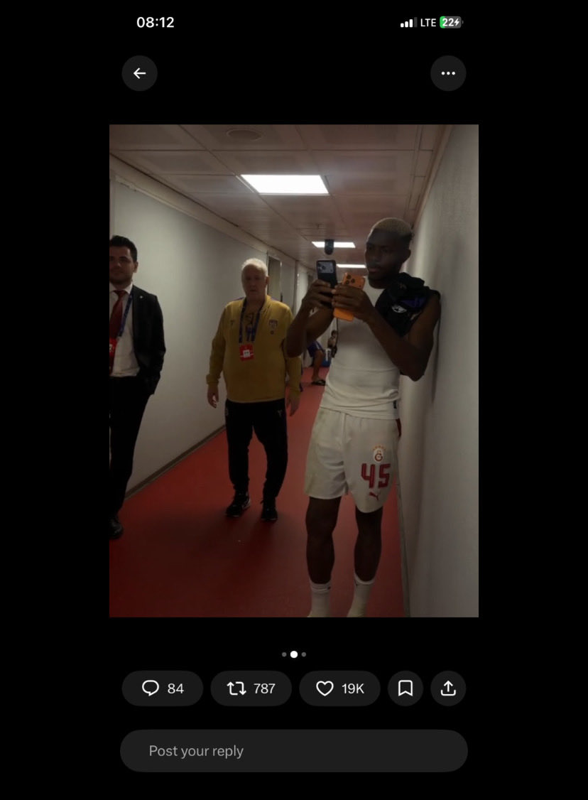 FOOTBALLFANSKCK's tweet photo. 🇳🇬🦅 VICTOR OSIMHEN IS NOT JUST A TOP STRIKER, HE IS ALSO A GREAT ASSIST PROVIDER! 🔥🐐
Victor Osimhen is our GOAT! ❤️💚 He is our own, and we are proud of everything he continues to achieve on the global stage.
Thank you, Victor Osimhen, for making Nigeria proud and connecting your Naija brothers to the global stage. 🙏🌍 You are more than a footballer; you are an inspiration to millions of Nigerians who dream of making it big.
Keep shining, our own! 🇳🇬❤️ The world must continue to hear the name NIGERIA! 🦅🔥