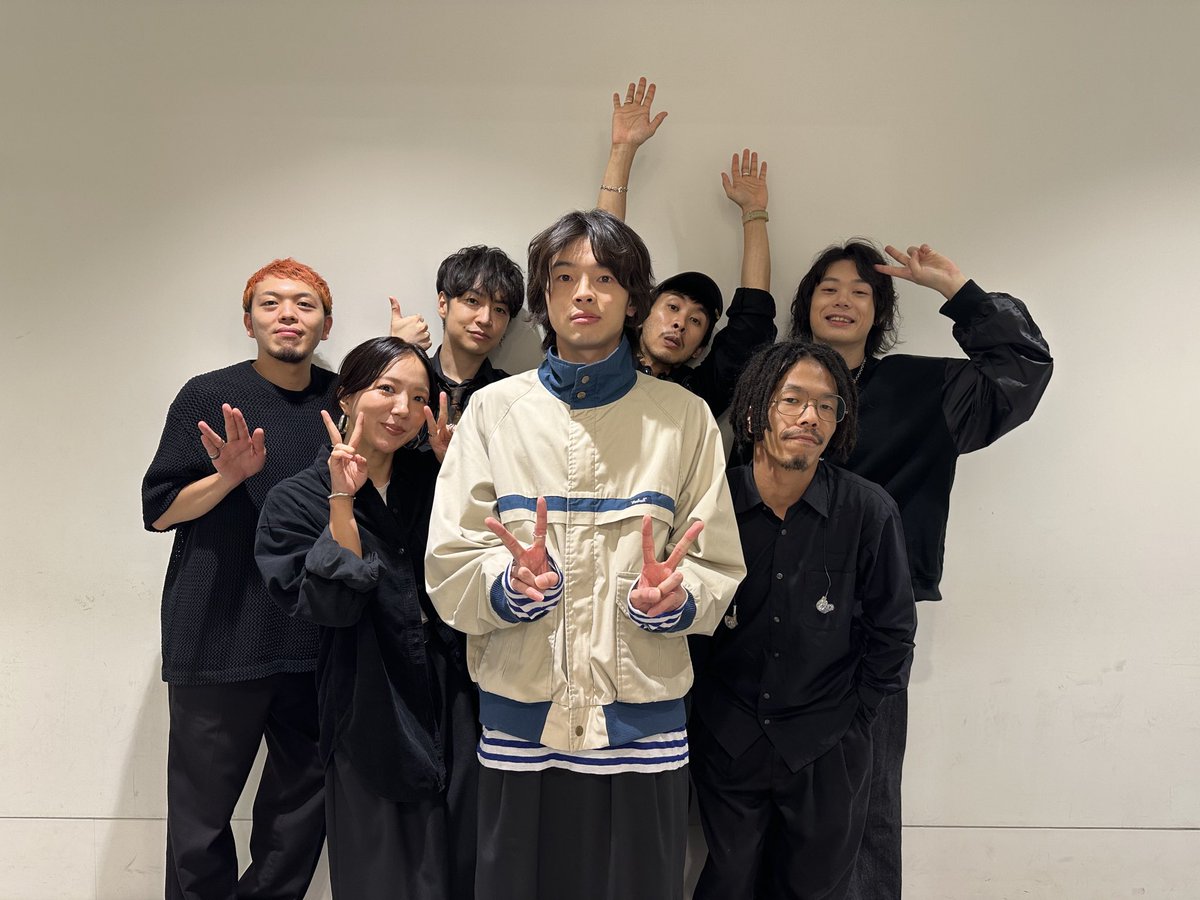 imase_1109's tweet photo. 日本テレビ系『夜の音-TOKYO MIDNIGHT MUSIC-』
ありがとうございました！

今回は初めて、コーラスを迎えてパフォーマンスしました！
楽曲では以前からよく取り入れていましたが、生のパフォーマンスでは初の試み。
男女の声が加わることで音に厚みが生まれ、オーガニックなサウンドになりました！

今後のライブのイメージにも繋がるパフォーマンスになりました！
見逃し配信でもぜひ！

https://t.co/sbgcOrrHJH