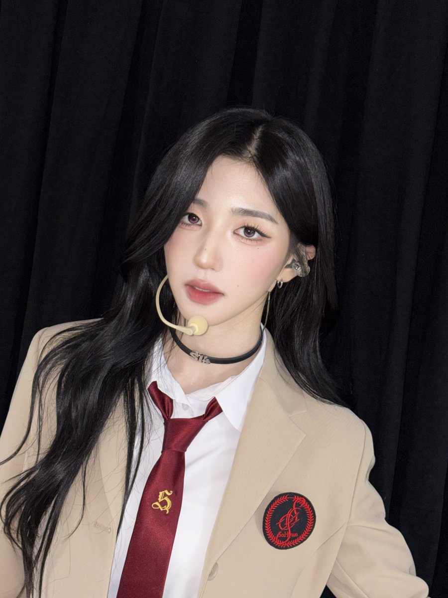 triplescosmos's tweet photo. ♪ tripleS - World Wild Women
내 손 잡아 ♥️

#tripleS #트리플에스
#SoHyun #소현 https://t.co/ktOHd7u5mr