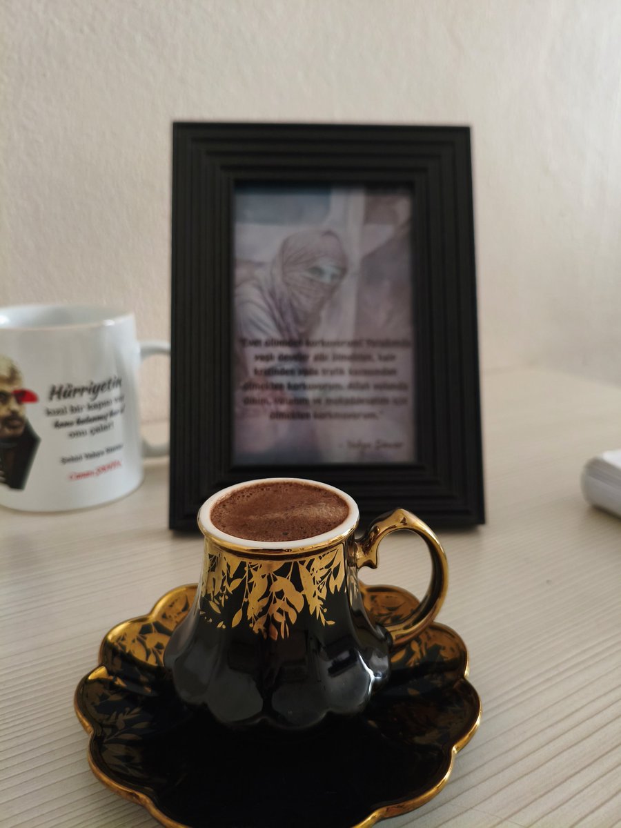 cananshn_4's tweet photo. Kıymetli hocamızla aynı saatte...

#GönüllerBirOlsun https://t.co/msQm478Ua3