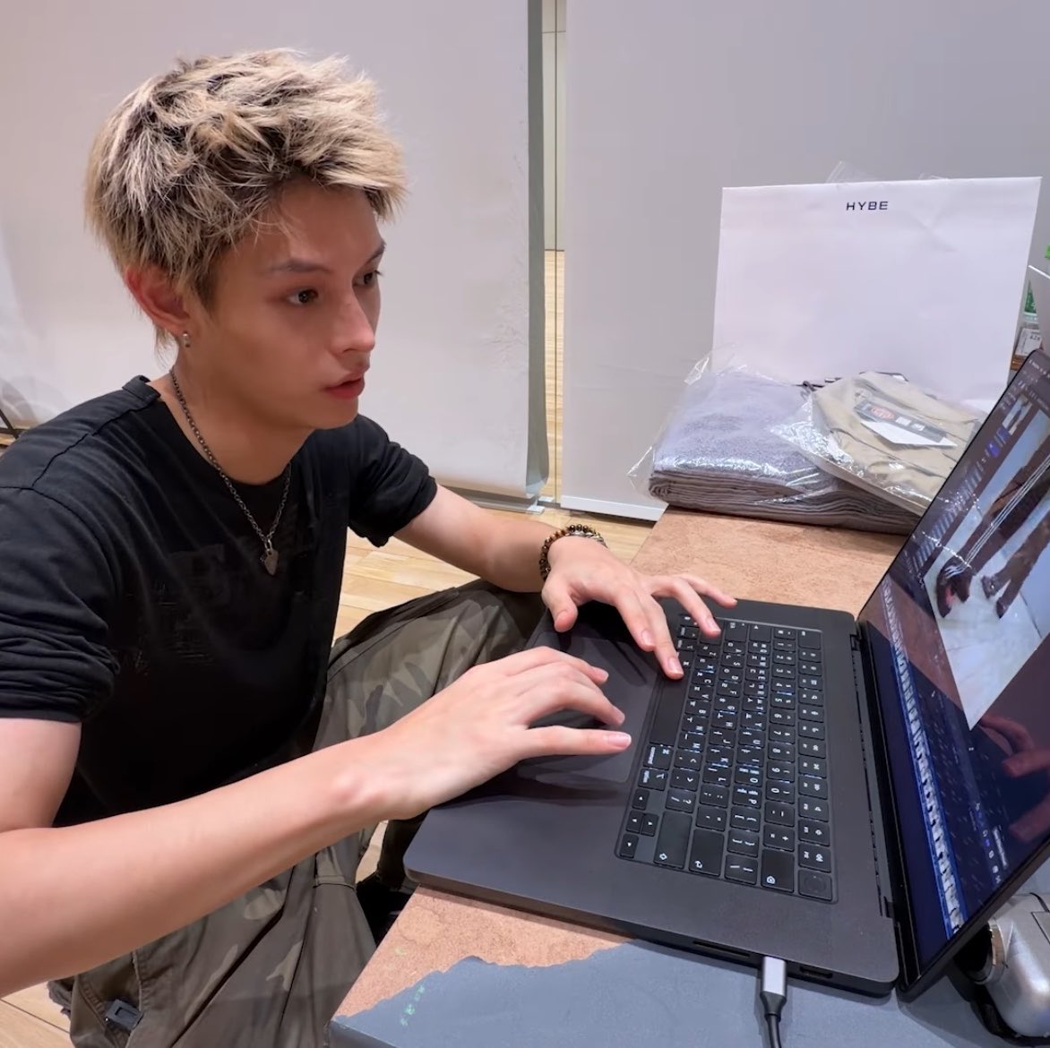 zhaoyufinesheyt's tweet photo. He started working for the BDAY project last august 🥺 he really prepared so much effort for his bday project awee i love him https://t.co/IbuzGDT4Ao