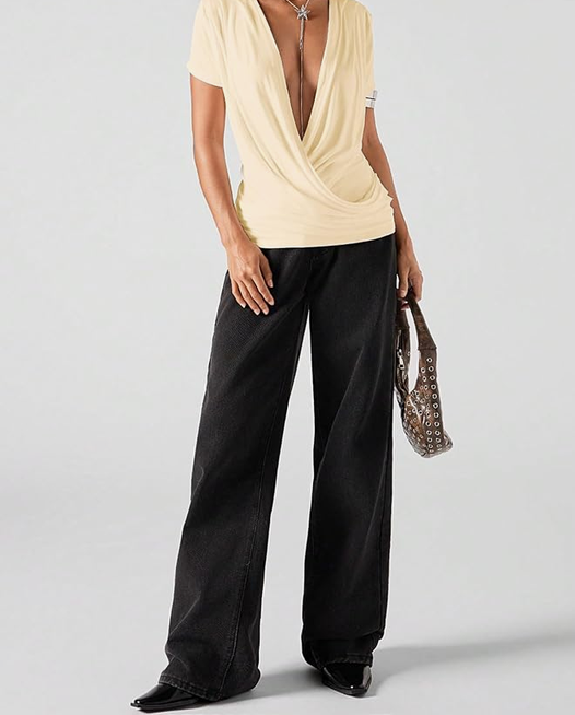 Squara_Fashion's tweet photo. 💖✨ Elevate your summer style with SOLY HUX! This fitted tee features a deep V-neck, elegant cowl neckline &amp; flattering draped design. Perfect for casual outings or chic summer looks! ☀️👚

Check it out: https://t.co/CoLSAeaVkj

#SummerFashion #WomensTops #OutfitInspo Affiliate https://t.co/D8U3pWNuJZ