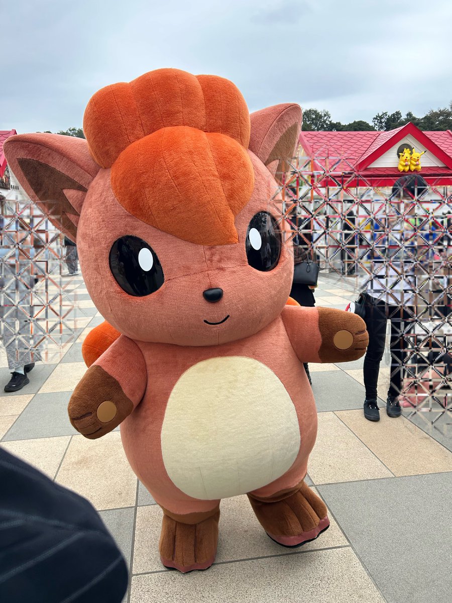 rks112012e's tweet photo. 頻繁にぽてぽて着ぐるみたちが来てくれて最高 https://t.co/oAnL65M4aD