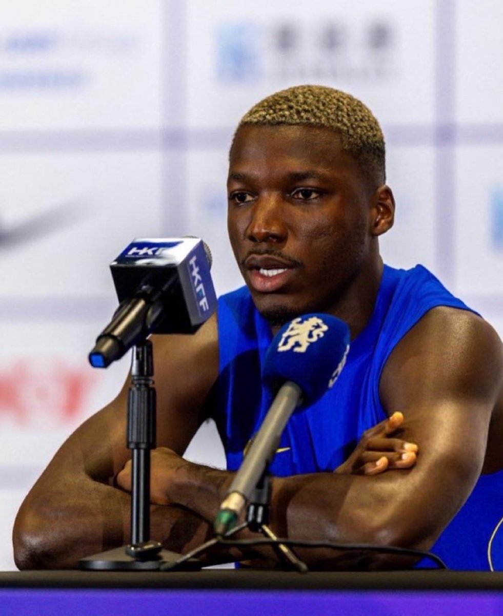 StakeFootball's tweet photo. 🚨🚨🎙️| Moises Caicedo on his special connection with Chelsea:

“I can say Chelsea is my home, because they treat me like I’ve been here for a long, long time,’ he smiles. ‘It’s a special place for me.

“I want to always give them happiness because I know they did everything for me. Everybody here, from the kitman to the coach, is a kind person to me.

“The only thing I can say is that I want to always be the same, but even more so on the pitch. I want to always show my team-mates, the coaches, the fans, just what I’m capable of.”
