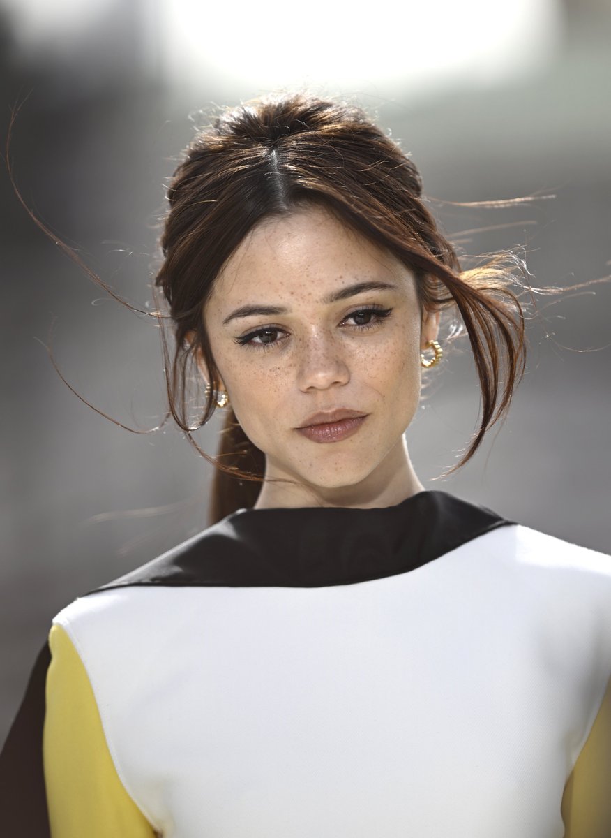 vampzjenna's tweet photo. AGORA NÃO JENNA ORTEGA TÔ TENTANDO LUTAR CONTRA O FASCISMO https://t.co/T0le8ODGo4