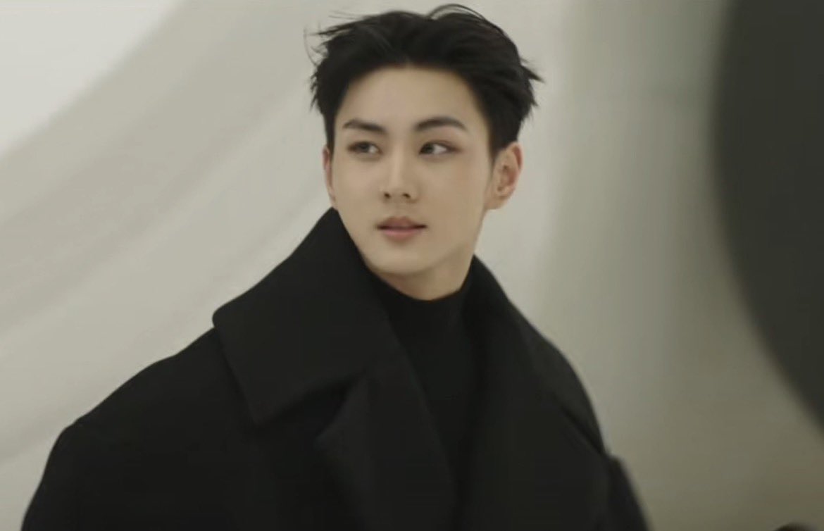 nanajammumu's tweet photo. วงไพ่งอกใหม่ทุกวันเพราะสารวัตรเจตจริง ๆ หล่อวุ้ย 😭😭😭😭😭😭😭 https://t.co/ABQFHtqLXF