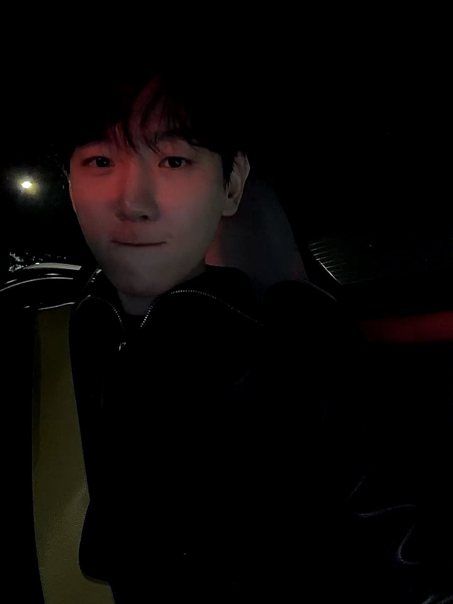 byunbmyluv's tweet photo. red light therapy https://t.co/RxzuPsvu8b