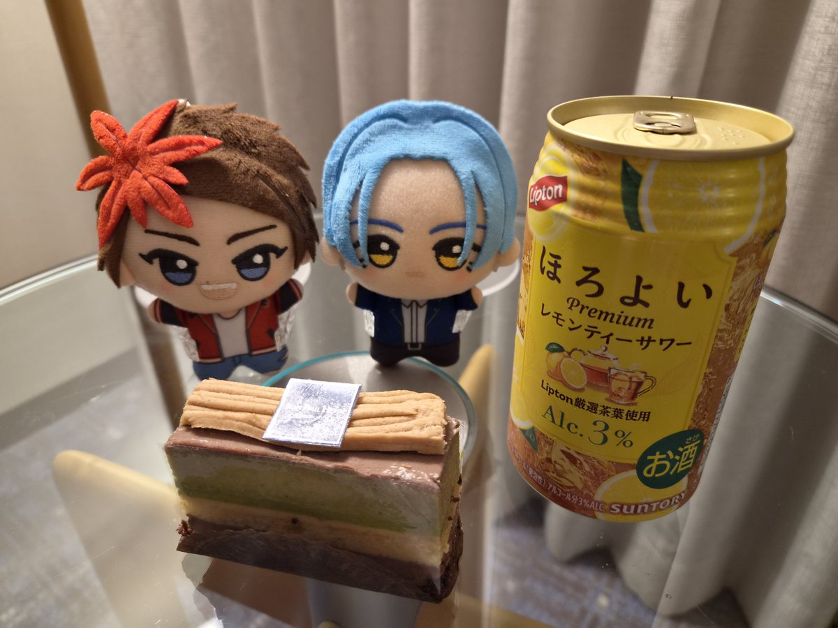 Barus96204887's tweet photo. 🍁🪁と夜食🍰🍺 https://t.co/jk4aoBLRgA