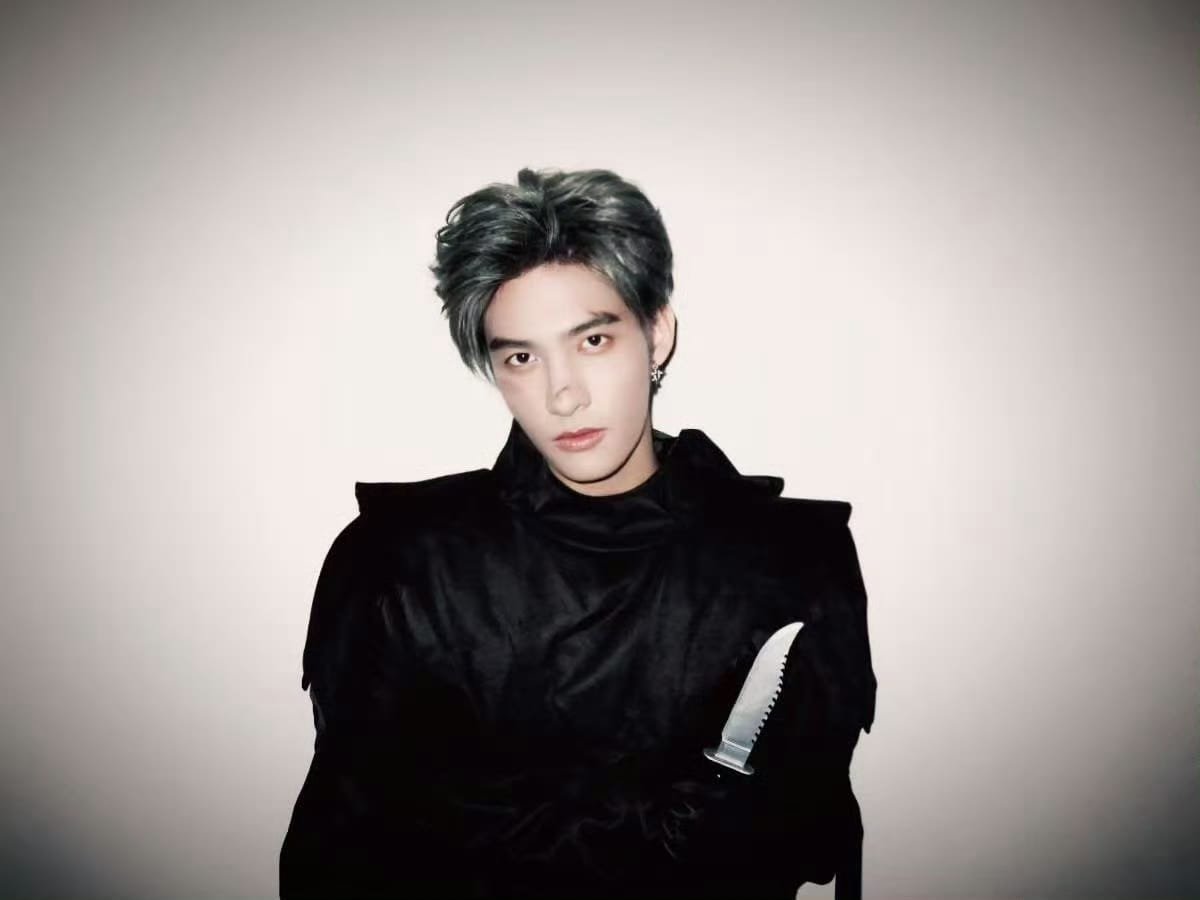 bluberrytkxv's tweet photo. Ganteng bgt anjirrr, tapi jujur aku agak takut sama topengnya serem 😭. Bayangin ketemu ginian di malam hari, misal zz yg di balik topeng itu yaa aku kejar lahh😝
#XiZhao #HeChangxi #HeYanzhao https://t.co/vxwqLKnRn7