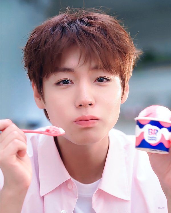 jihoonsmy's tweet photo. 아이스크림 안뺏어묵을게 너 다 먹어 https://t.co/bNLfkrGZjy