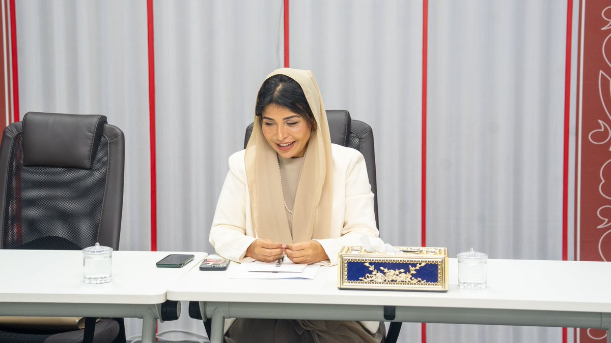 MoDLCH's tweet photo. ވަޒީރު ހީނާ ވަލީދު، ޔުނައިޓެޑް އަރަބް އެމިރޭޓްސް (ޔޫއޭއީ) ޝާޒޭ ޑި އެފެއާޒް، ހަރ އެކްސެލެންސީ ހެބާ ހަމޫދް ނާފިޢާ ސަޢީދު އަލް ޖެނައިބީއާ ބައްދަލުކުރެއްވުން.
Minister Heena Waleed welcomed UAE Chargé d’Affaires a.i. Heba Aljneibi.
@UAEEmbassyMale https://t.co/nuL2MvUWp7