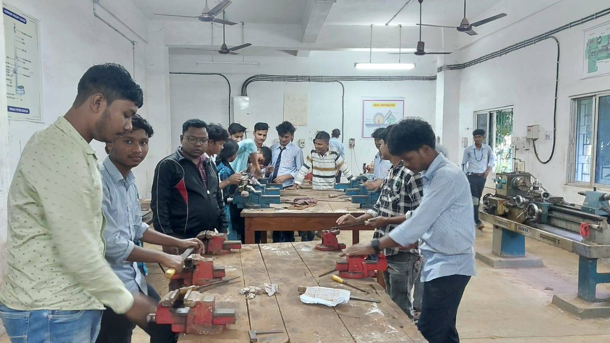 GManbazar's tweet photo. FITTER PRACTICAL CLASS https://t.co/HMG3BScvq8