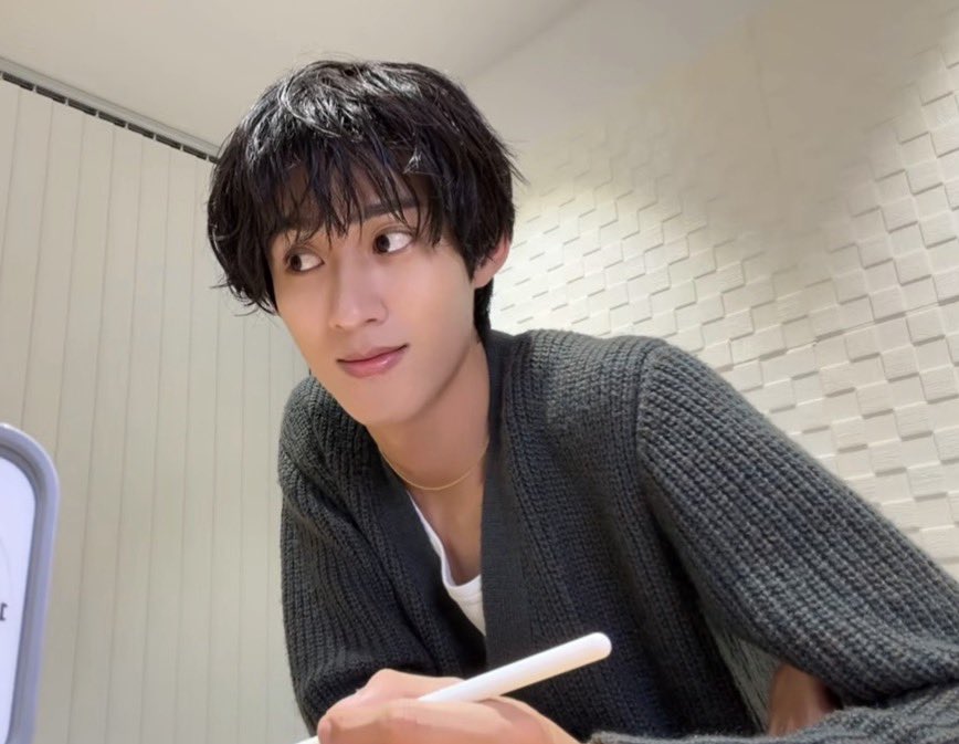 s_shun_5o3's tweet photo. やっぱり似すぎてるかも
#曽野舜太 https://t.co/8WMWTjmo4T