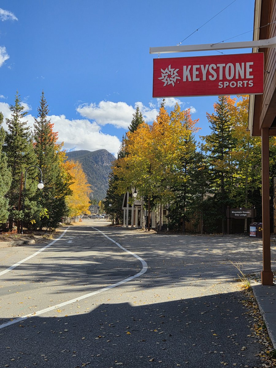 ViewFromTrails's tweet photo. Keystone, Colorado...Mountain Life ❤️

Photo Elevation: 9,297 Feet...👣❤️📈🏔

#MountainLife ☮️
#PeaceOut ✌️
#SummitCounty 🗺
#Keystone 🏂🚠⛷️
#Colorado 🏔

📷 Photo Date October 11, 2026 🗓 https://t.co/fCZYuy37xn