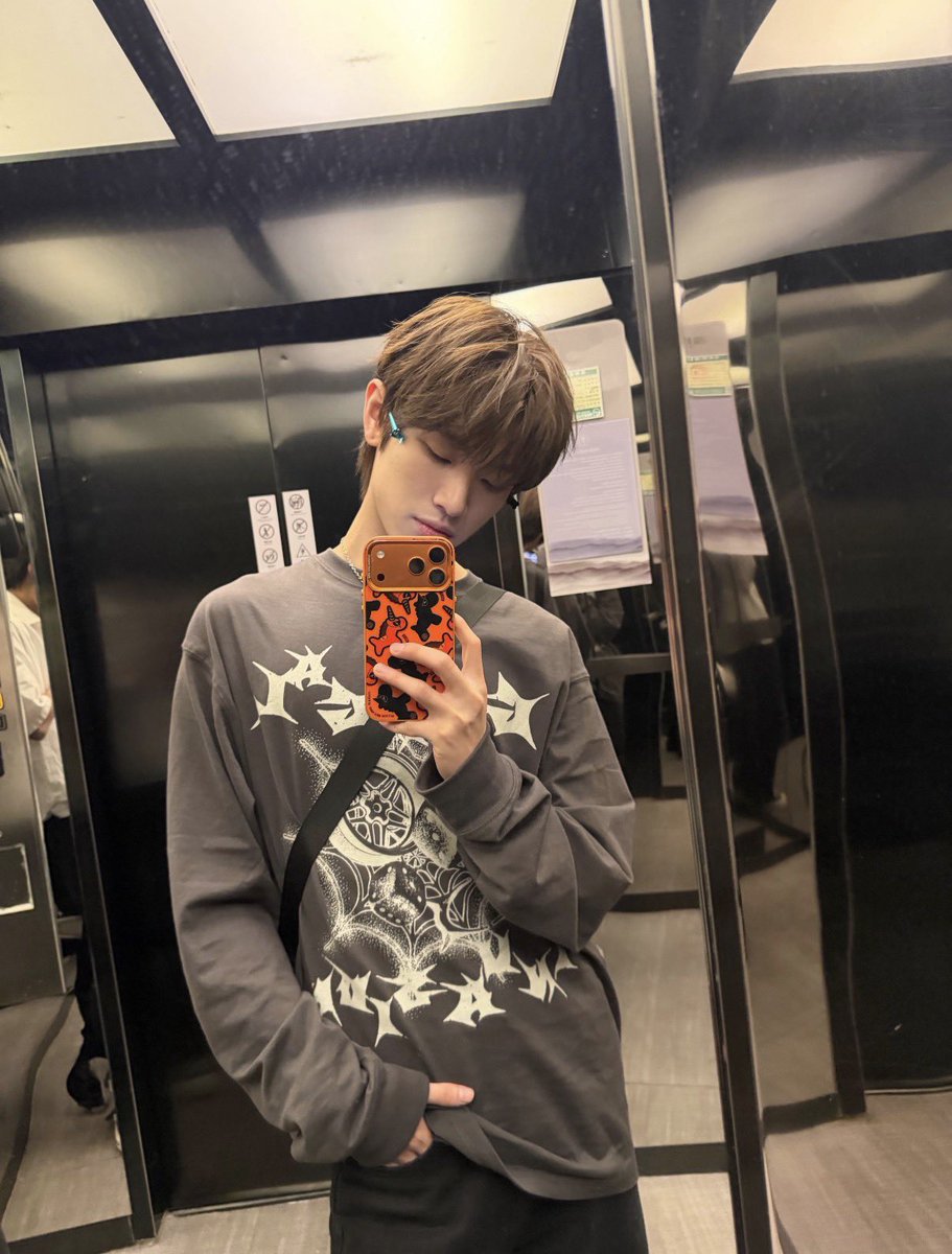 ain_thinking's tweet photo. 261014 SCUBED #천카이원 

这次玩得很开心🥳 大家准备好迎接我的party了嘛！！！让我们要起🤩 https://t.co/096u2sk4lu