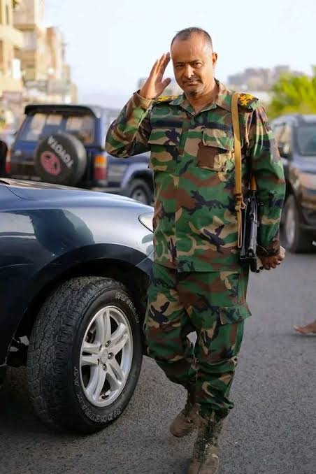 AlkamlMalk71095's tweet photo. كمين ينفذه الواء ١٧ مشاه بقيادة الفندم عبده حمود الصغير ويوقع 18 قتيل من المليشيا وأسر 8
يا فندم عبده حمود احنا اتفقنا مافي داعي للاسرى 
🤭🤭

تحيه للأبطال في تعز جيشا ومقاومه 
وهذا الفندم عبده حمود يحييكم 

#تعز
#صنعاء
#مارب https://t.co/On3lXWP3EP