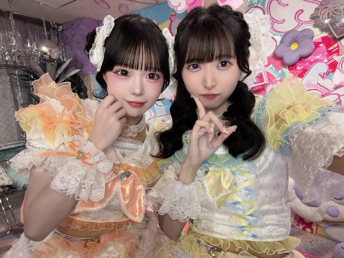 ANHEL_karen's tweet photo. 💛三雲もか【@ANHEL_moka 】💛
もかち！チームぽかぽか🧡💛
かちは最近、もかちって実はすごく「おもしろい✨️」の才能を秘めているのでは？！
と感じている。ずるい！
それでいてやさしい。慈愛のかたまり。
そして声が可愛い！癖になる歌声🎶
みんなもいつもみくもを心に宿すべきです> ₃ <💛 https://t.co/Qb7gtcCvDT