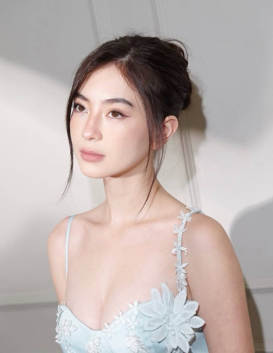 CertKap's tweet photo. Grabe naman visuals ni Eabab. 🔥
Sofia Smith 
📸 Gabbi Luise 
- Admin R https://t.co/8r1U5gLrKn