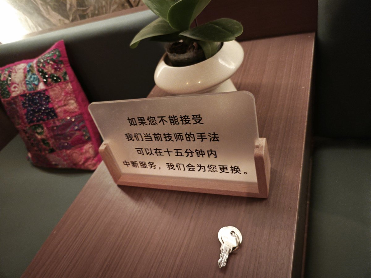 MacieAlldrht's tweet photo. [用事あるから荷物を捎倏扔百駅まで持っていくの忘れちゃった！急いで取りに戻らなきゃ]， https://t.co/6N2N0i6RGy