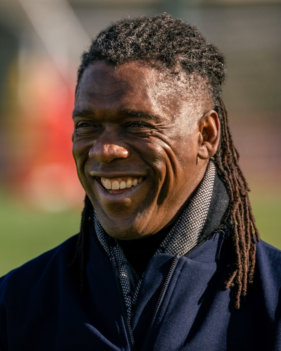 ManUtd's tweet photo. When Clarence Seedorf visited Carrington 🤝