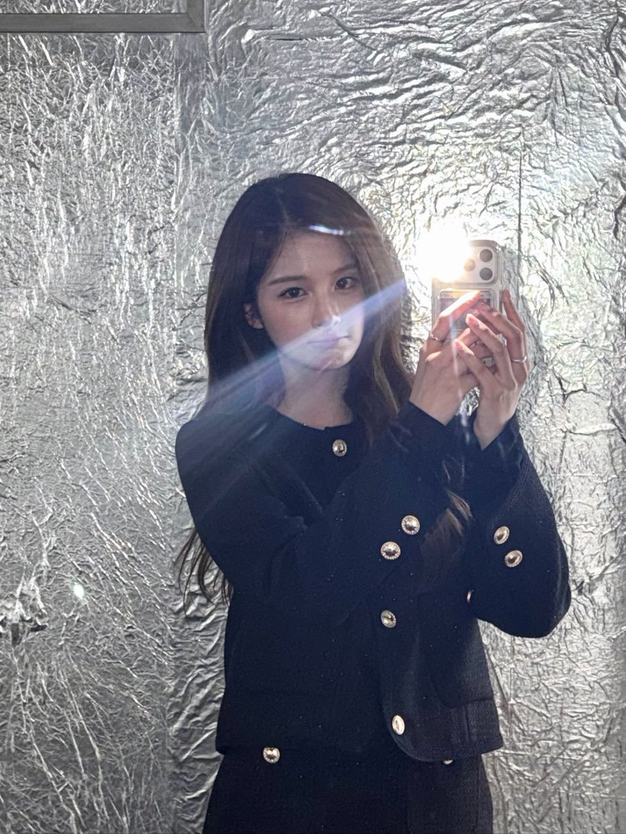 sseolyoonaa's tweet photo. ೀ , this is what random photos of beautiful people look like ⋆੭* https://t.co/axU0lBWJnQ