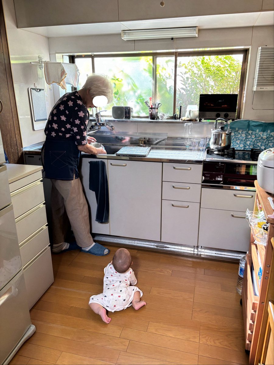 chuosenkoka's tweet photo. 90歳のおばあちゃんと0歳の娘
ずーっと忘れたくない光景 https://t.co/iCVXcod0tC