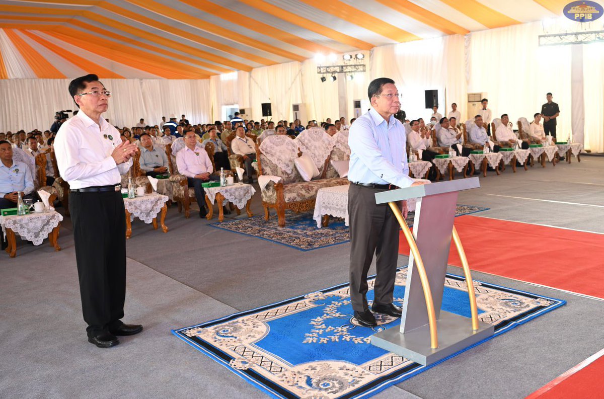 ppibofficialt's tweet photo. President U Min Aung Hlaing delivers an opening speech at the inauguration ceremony of the Thanlyin No.1 Oil Refinery (Phase-I) of the Ministry of Electricity and Energy and formally opens Phase I,on October 14.
#myanmar 
#minaunghlaing
#thanlyinoilrefinery https://t.co/9ISDzcXbTV