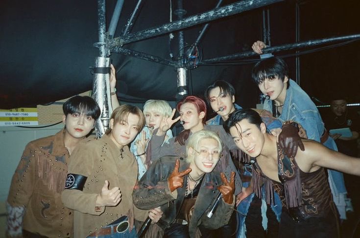 P000r_Grammar's tweet photo. 1 retweet = 1 vote
1 reply = 1 vote

I vote #ATEEZ for Fan's Choice Male at #2026MAMAVOTE

GUYSS ALSO VOTE İN THE APP ON MNET TOO!!! https://t.co/s97tRy6Z0l