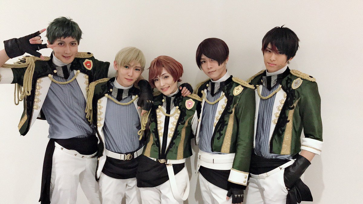 hoshimotoyuzuki's tweet photo. 続くものと、別れを迎えるもの。
その両方が色んな感情となって
心を渦巻いていた頃。
2018年の夏。
泣いたし笑った。
すべては有限なんだ
限られた時間の中で
何を残せるかなんだと
そう感じた夏でした。

#スタミュミュ
#あんステフェス https://t.co/dNe34O2zDW