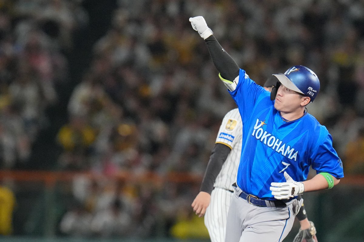 ydb_yokohama's tweet photo. ✌️Today's Hero✌️

#佐野恵太 選手 #リードを広げる貴重な一発
#阪神甲子園球場
#JERAクライマックスセ
#CLIMAX
#baystars https://t.co/w3db5Z9O0a