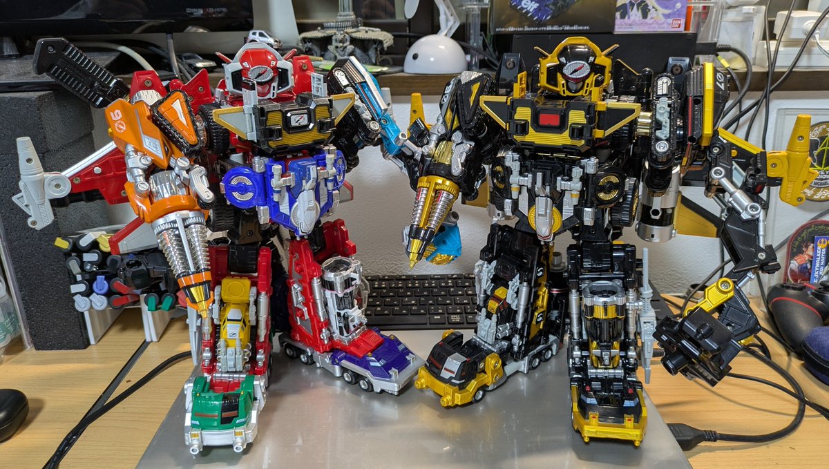 ripetakos's tweet photo. 帰り道ホビーオフ
なにかあっ

ｱｯｯｯ!!!!!!!(過呼吸

20年越しの夢
ブラックアルティメットダイボウケンが手に入ったわよ！！！💕💕💕 https://t.co/NVEexKlPgA