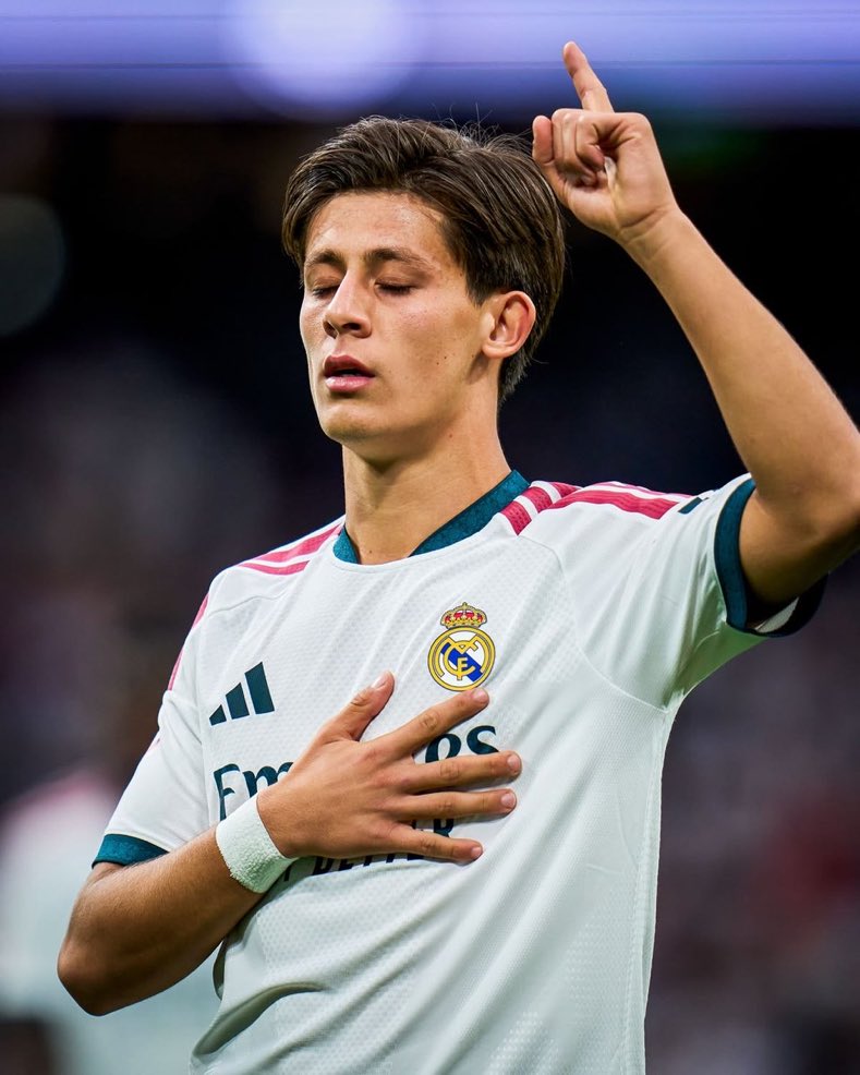 RealCyrus21's tweet photo. NEW: Arda Güler is expected to START on the right vs Roma. @marca 👀 https://t.co/6WAuaAeBPn