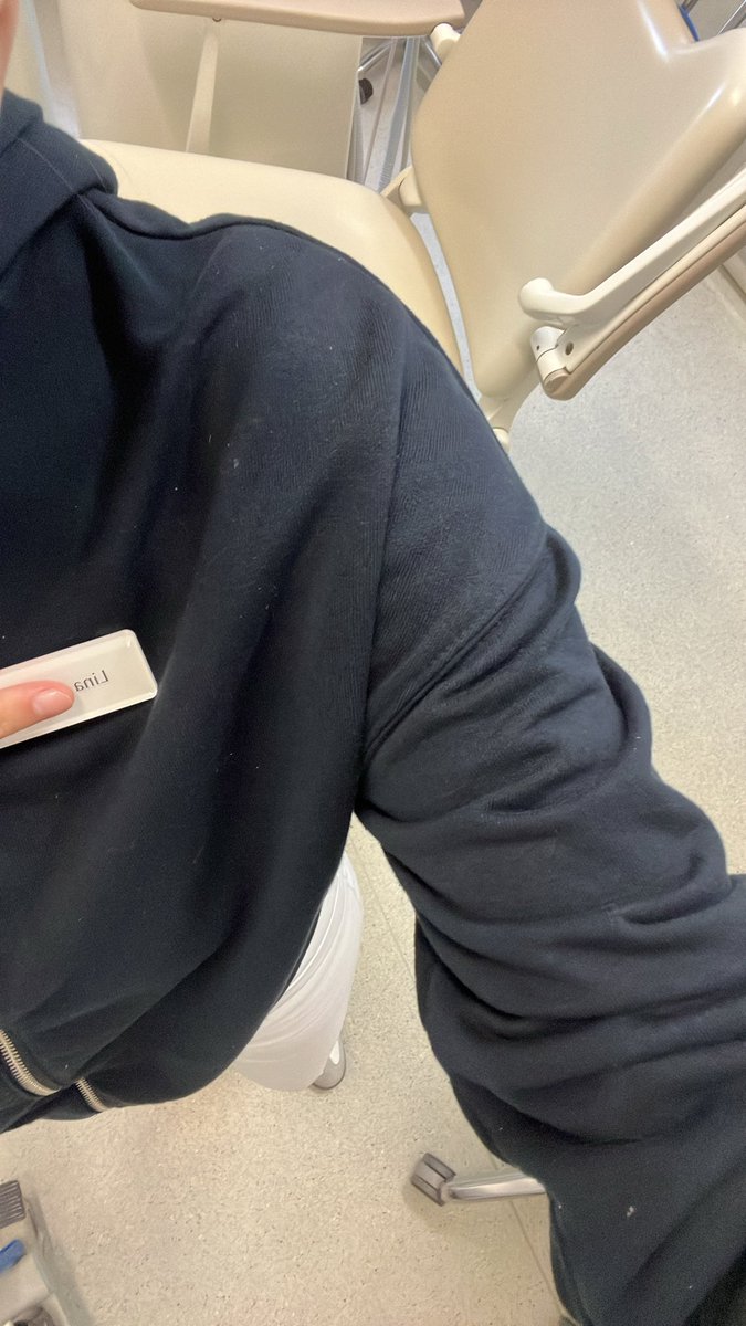 fawnki111's tweet photo. @louindarlingrow I LITERALLY WORK AS A DENTAL ASSISTANT 😭 https://t.co/TtBtEEzKT0