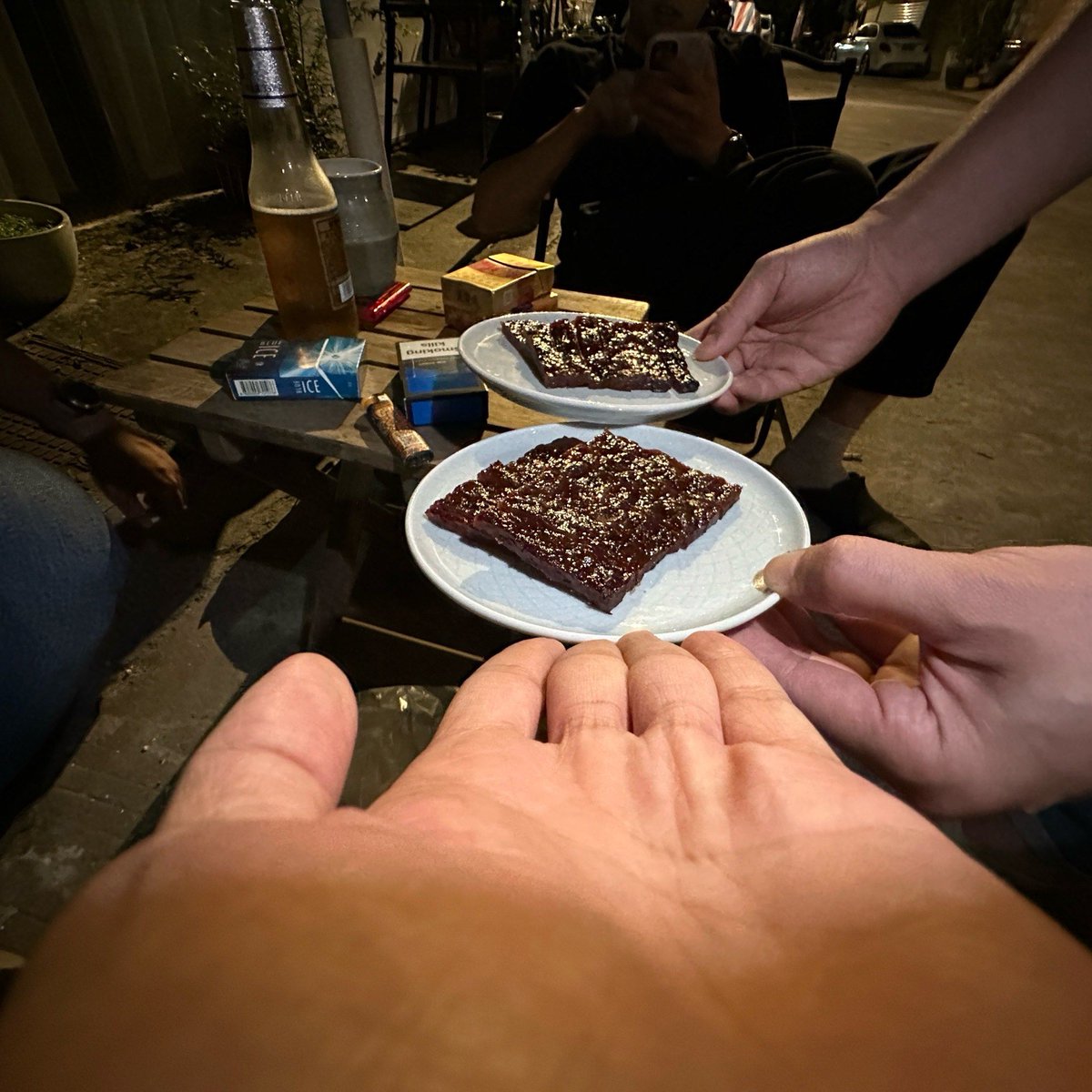 fjF61UdArXLOAGw's tweet photo. 干奶を吸い込んだ瞬間、心まで寂しさが透けて見えるようだ https://t.co/FoitGHLvb6