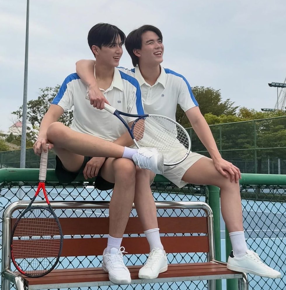 arisshaimase's tweet photo. the dads:                                                 their son:
(teshowping)                                          (tingting) https://t.co/KpZVjXwqzu