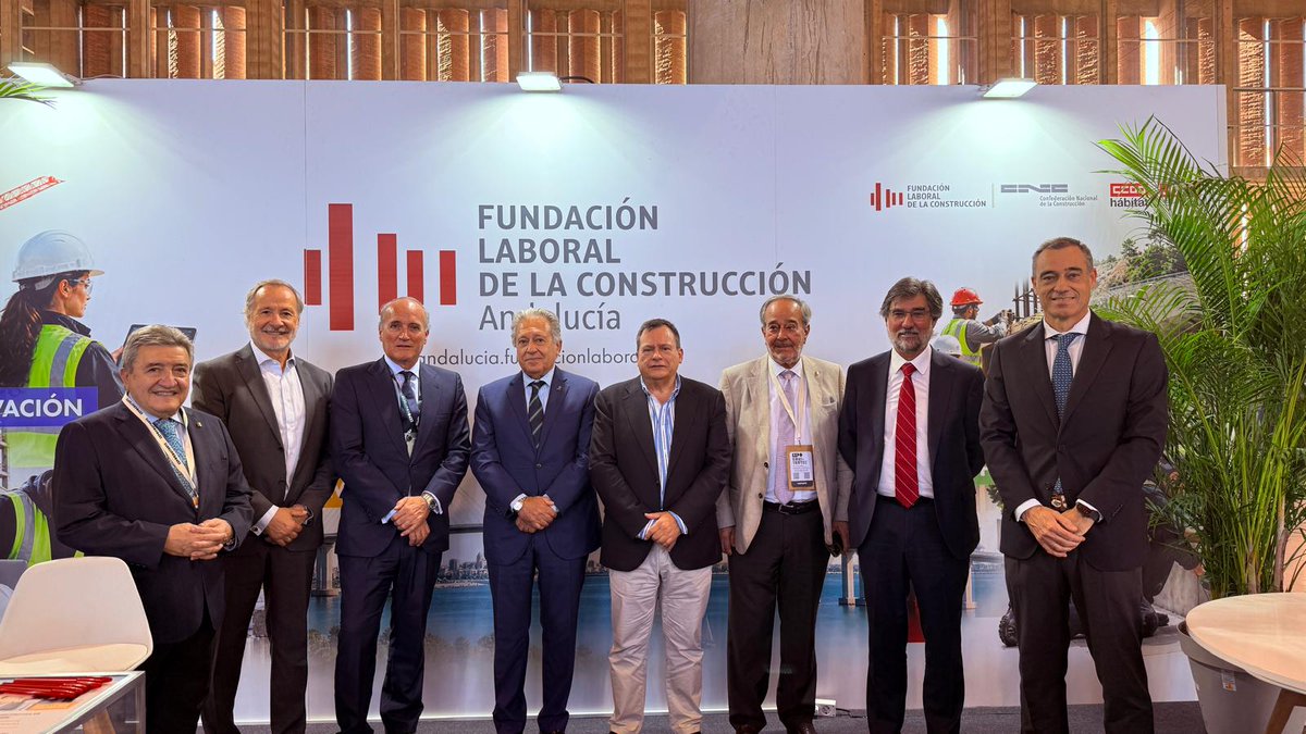 FLCconstruccion's tweet photo. ¡Arrancamos con fuerza en #ExpoConstruye! 🏗️

Desde la Fundación Laboral de la Construcción de Andalucía nos hace especial ilusión poder participar en este encuentro, que se ha convertido en un espacio de referencia para acercar el sector a empresas, profesionales y nuevas generaciones.

📍Hoy y mañana estaremos en nuestro stand del recinto IFECA, en Jerez de la Frontera. Ven a conocernos y descubre cómo trabajamos para impulsar la formación, el empleo y la profesionalización de la construcción.

¡Te esperamos! 

#EresLoQueConstruyes #EresInnovación #EresFormación #EresEmpleo #ExpoConstruye2026