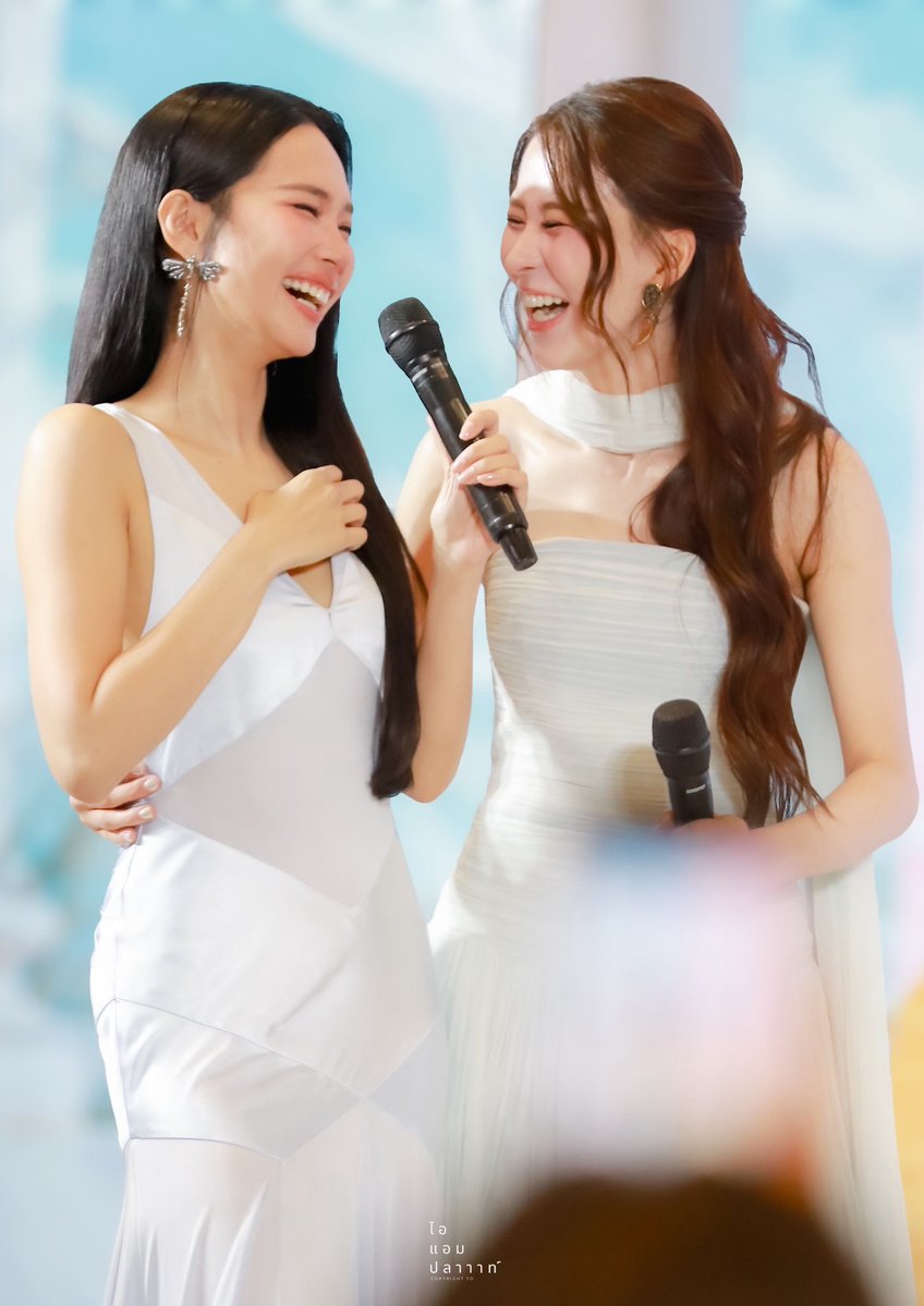 iampla_p's tweet photo. ฉันมาถ่ายงานแต่งจ้ะ

PUINOONBINT DESTINY MOMENT  
#destinyclinicxPuinoonBint #puinoonbint https://t.co/8G93icqcPb