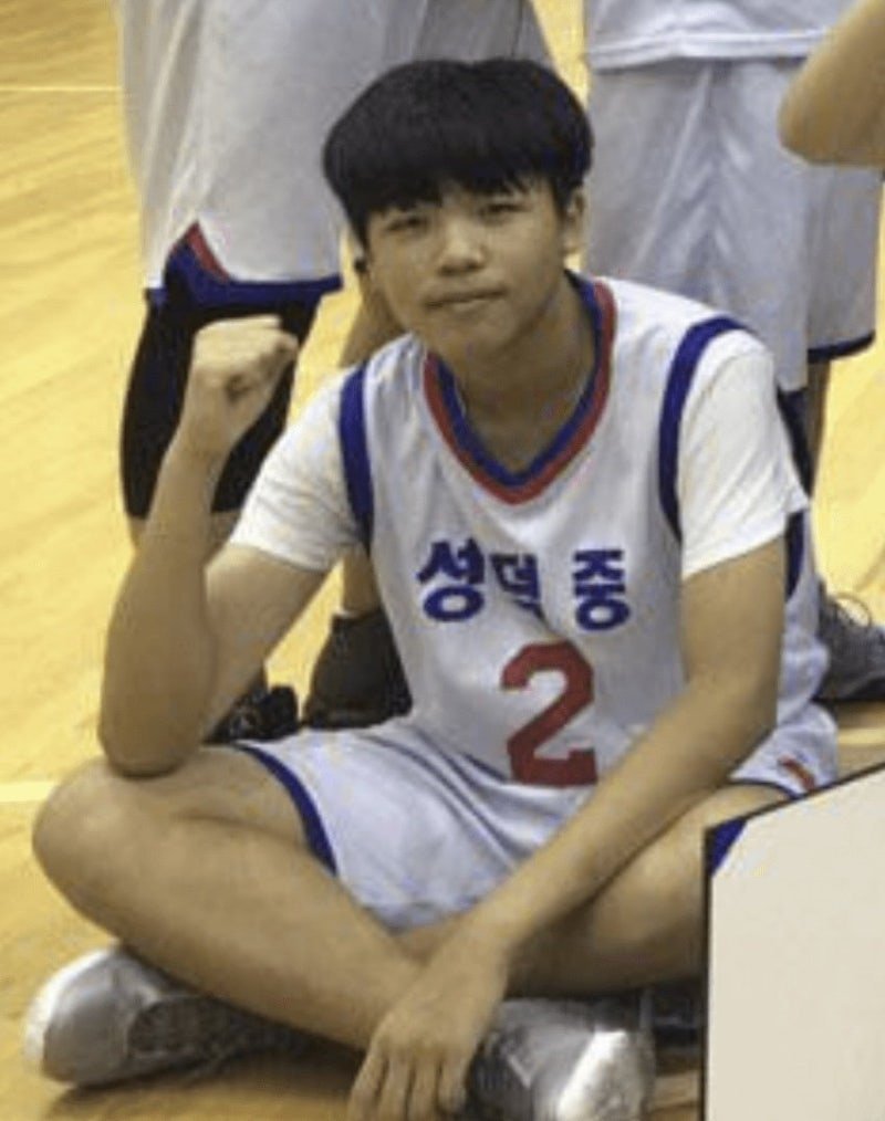 ppa8s8ssusjsh's tweet photo. 01년생 김성우
02년생 장윤기
인하대 02년생 김진송
홍익대 04년생 박성범
넷이서 서로 닮은듯~고우시다~ https://t.co/ROYIJm8YxP