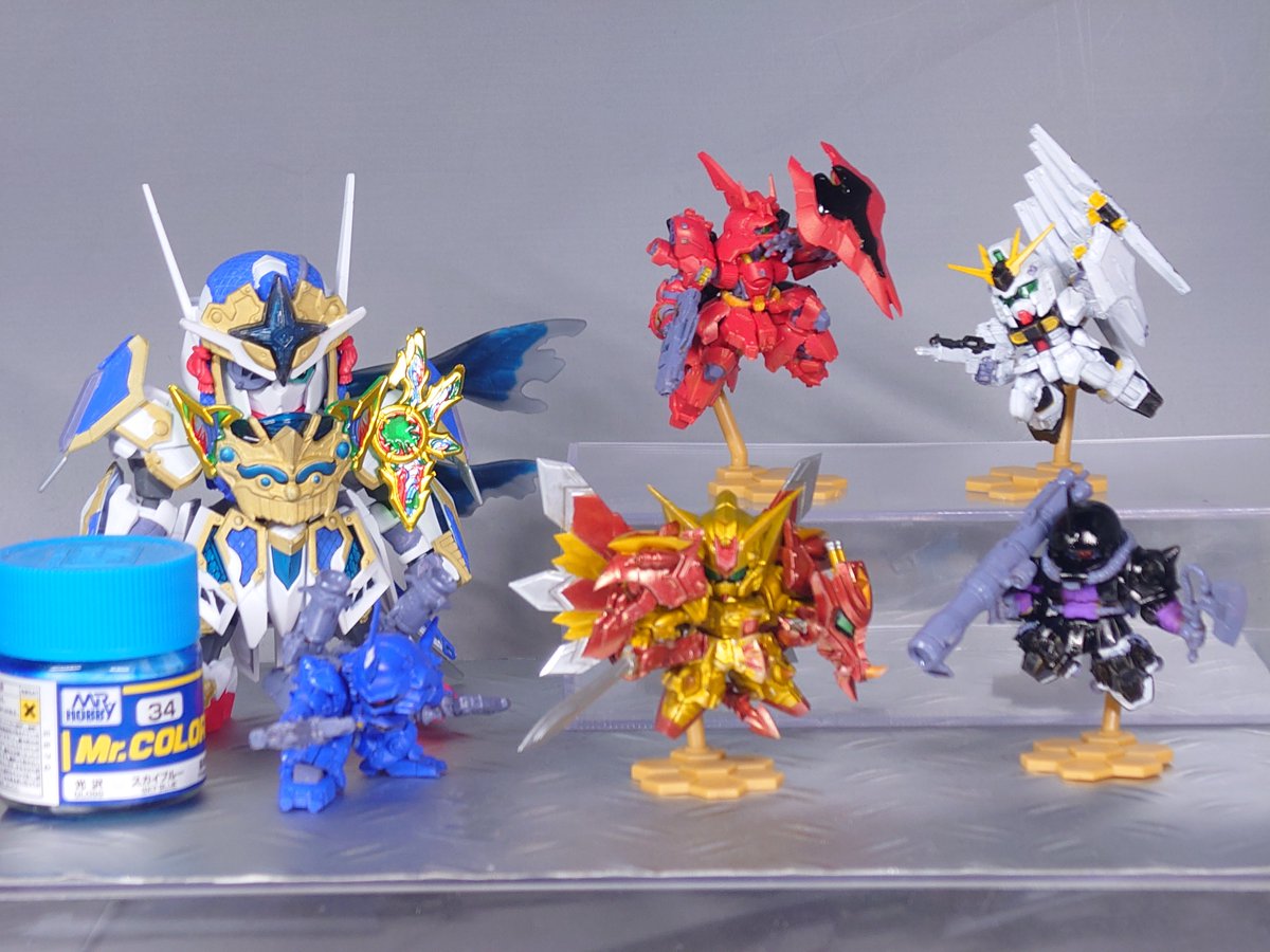 gerad0705's tweet photo. #スペリオルディファイン の高機動型ザクII完成！

器用な方はきっちりと塗り分けたりもしていますが、自分はこの程度でまんぞくです

今回は全部水性アクリルマーカーで塗ったけど、白以外は発色も隠蔽力も強いから楽しく塗れましたね

気が早いけど、第3弾が楽しみだ！ https://t.co/7h1DcBzfFm