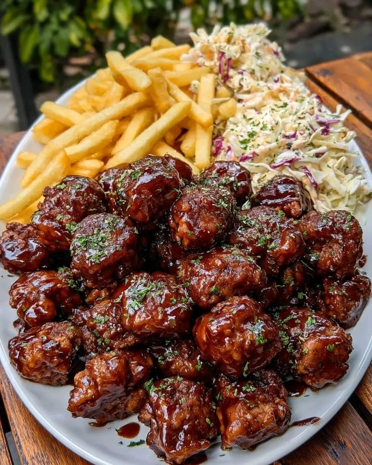 HungryVibes2's tweet photo. Something is missing from this! Comment below and tell us what you would add to make it even more delicious. https://t.co/zT565V7s1F