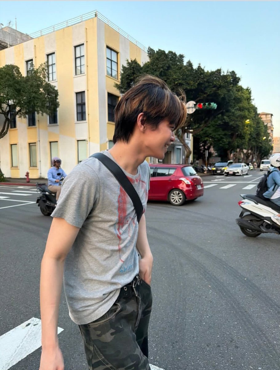 stelloijcberry's tweet photo. he looks SOOOOOO boyfriend coded especially in this photo ;_; #ajaa_jc https://t.co/yjWv3uCjPi