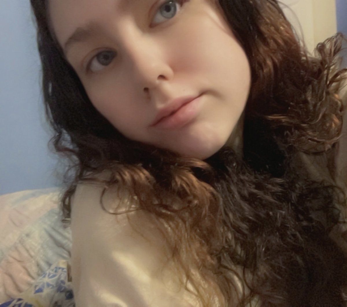Klassylasssy's tweet photo. your morning reminder that your favorite girl is awake 💋💗 now be a sweetheart and say hi 🤭 https://t.co/qQVww9jFyT