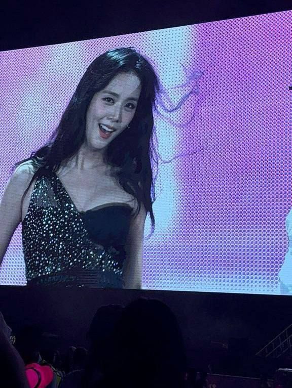 sslvtforjisoo's tweet photo. "Making a username is hard" https://t.co/gmRbjShbxT